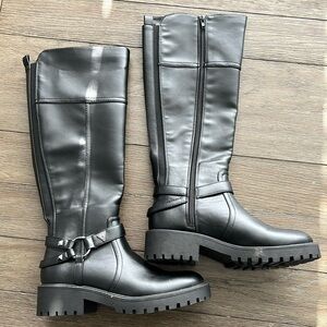 Women Black Guess Boots